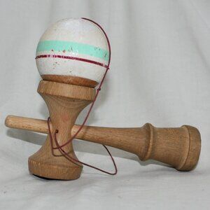 🌟 Vintage Wooden Kendama Ball Toy – Sweet Stamped Handle 🌟